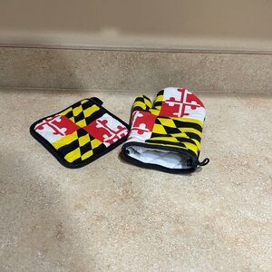 Maryland Flag Oven Mitt and Pot Holder Set - Red, Yellow, Black, White